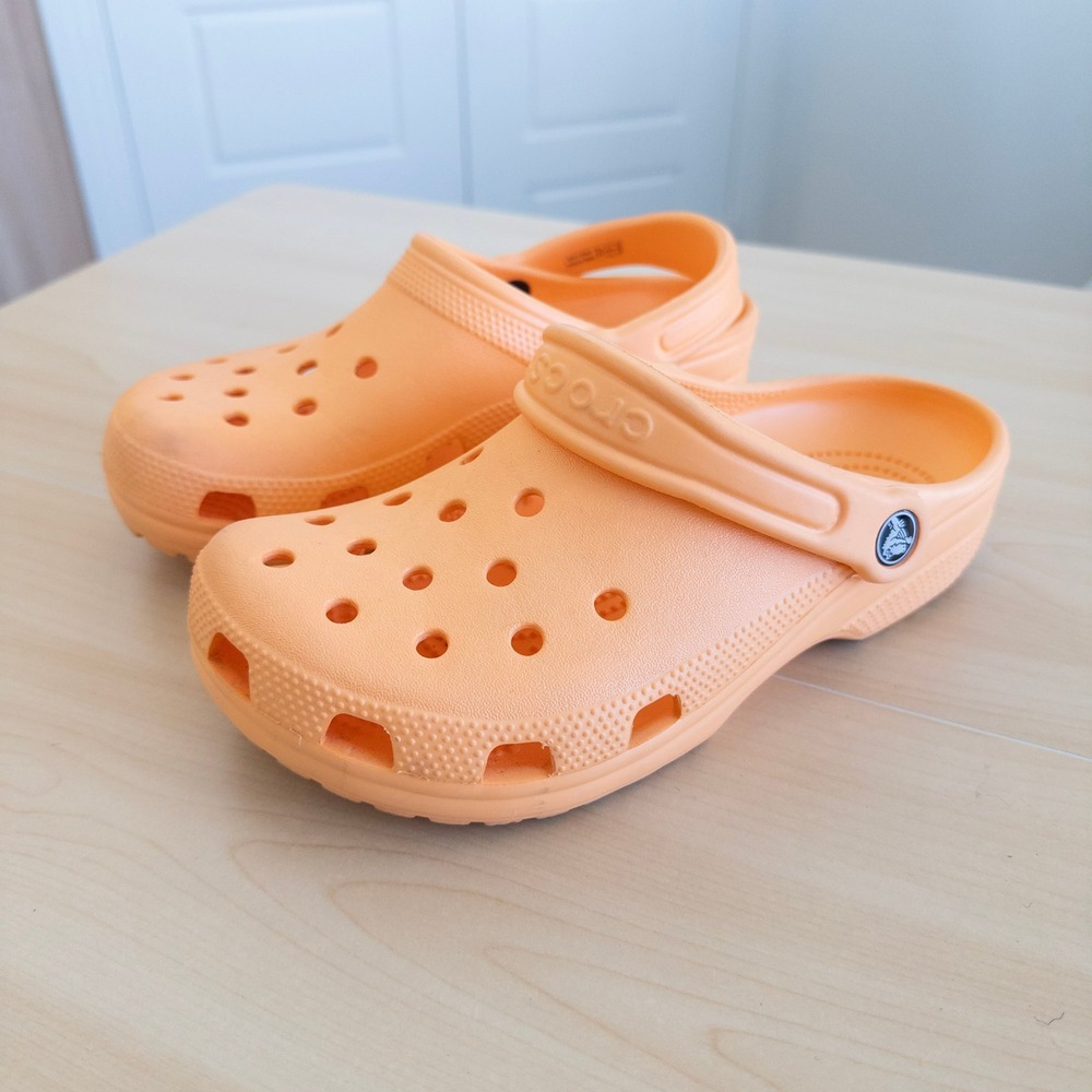 Crocs Unisex Clogs Size M5 W7 Orange Classic Slip On Water Shoes